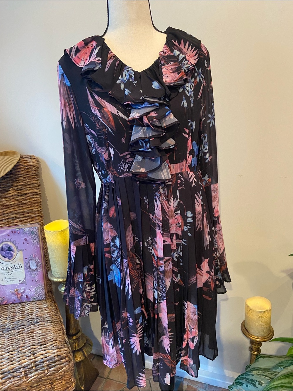 Black Floral Ruffle-Front Long Sleeve Pleated Dress